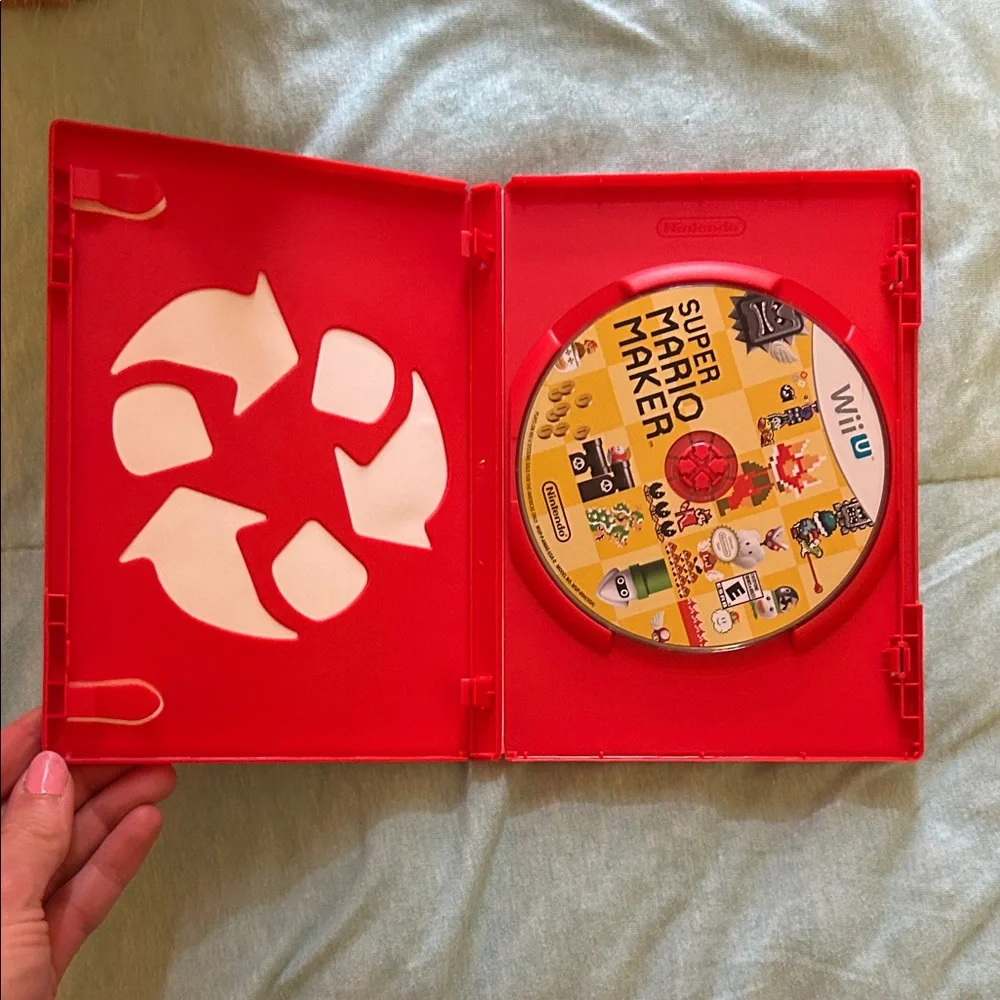 Nintendo Super Mario Maker for Wii U - Red and Blue Case